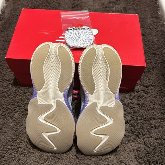 New balance: women’s shoes - Picture 4 of 5
